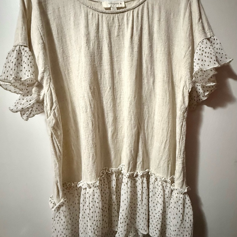 Umgee Cream and White Ruffle Sleeve Blouse
